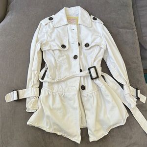 Cute Old Navy Short White Trench Coat w/ belt
